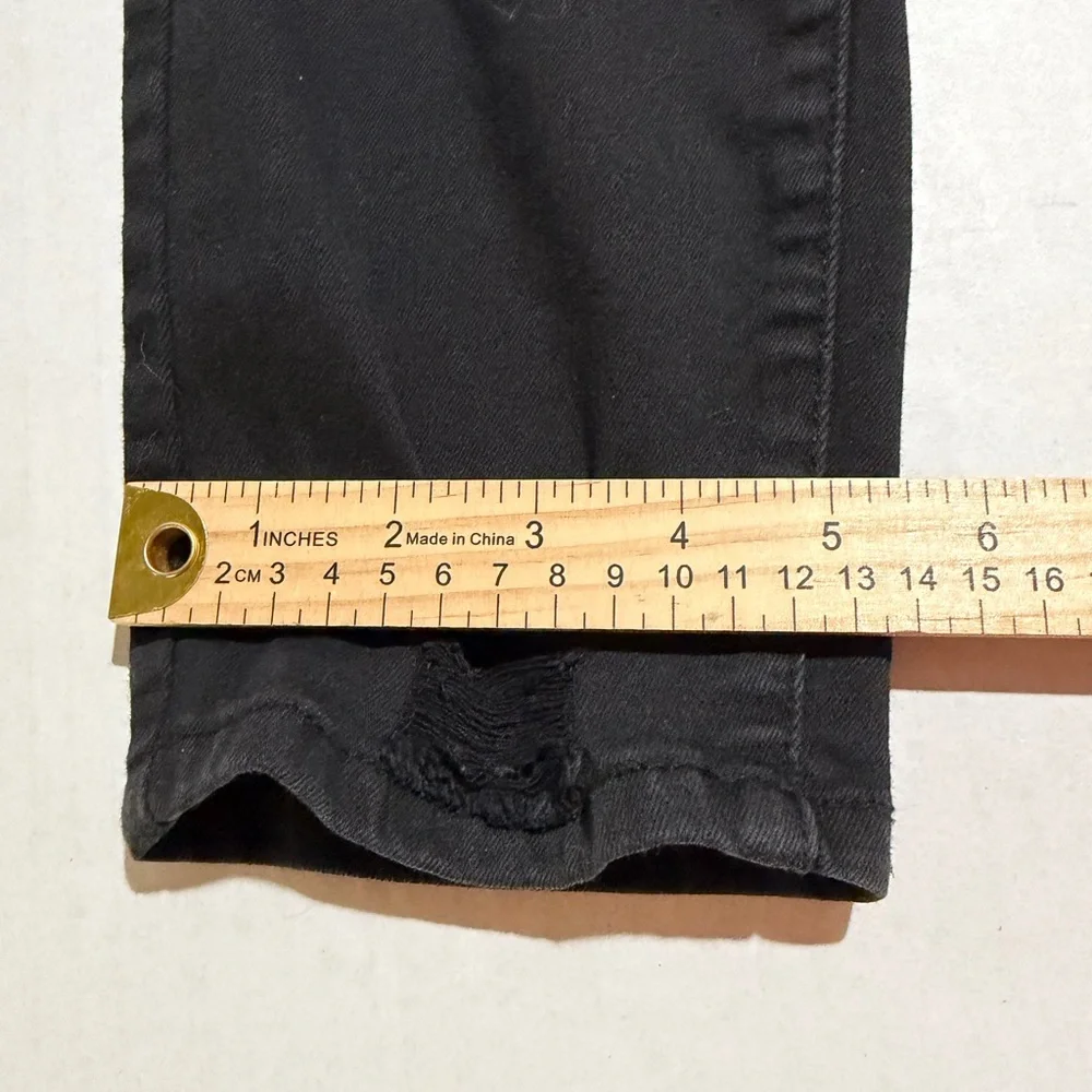 refuge‎ brand black distressed capris, women's size 10